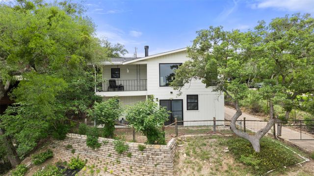 1201 Lakeshore DR, Spicewood, TX 78669