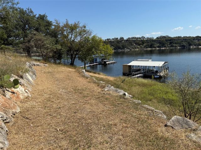 1201 Lakeshore DR, Spicewood, TX 78669