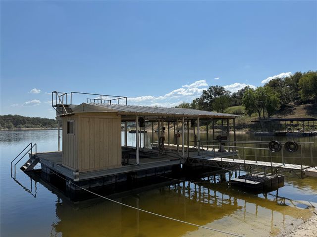 1201 Lakeshore DR, Spicewood, TX 78669