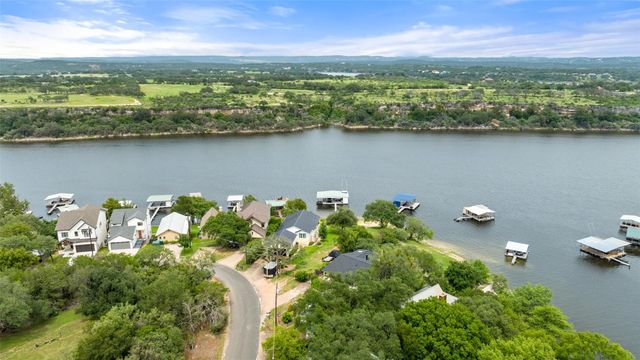 1201 Lakeshore DR, Spicewood, TX 78669