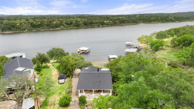 1201 Lakeshore DR, Spicewood, TX 78669