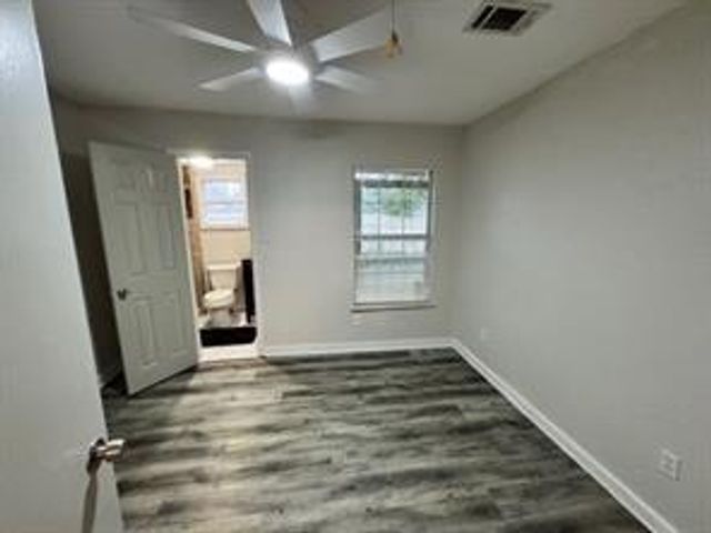 1405 Rice Street, Alvin, TX 77511