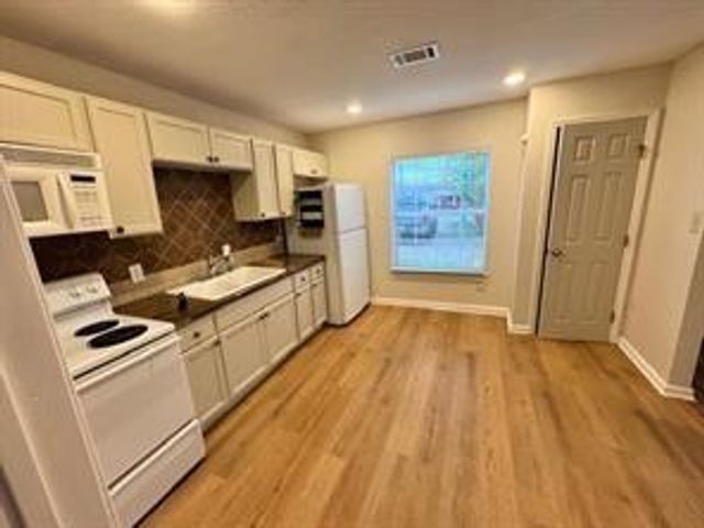 1405 Rice Street, Alvin, TX 77511