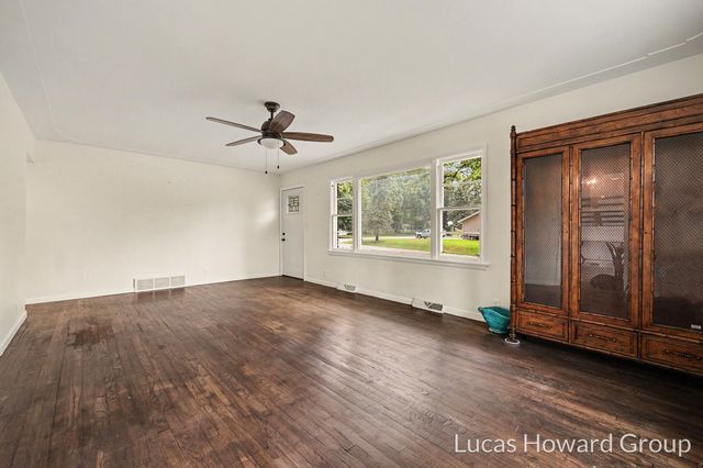 16597 152nd Avenue, Spring Lake, MI 49456