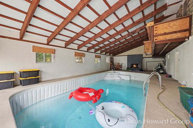 16597 152nd Avenue, Spring Lake, MI 49456