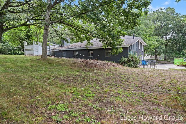 16597 152nd Avenue, Spring Lake, MI 49456