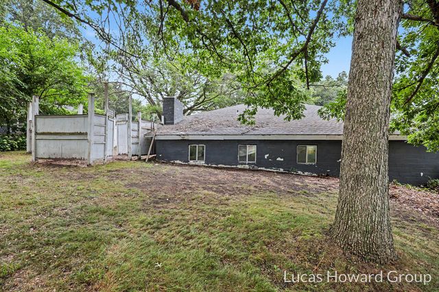 16597 152nd Avenue, Spring Lake, MI 49456