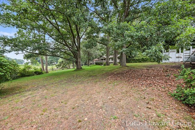 16597 152nd Avenue, Spring Lake, MI 49456