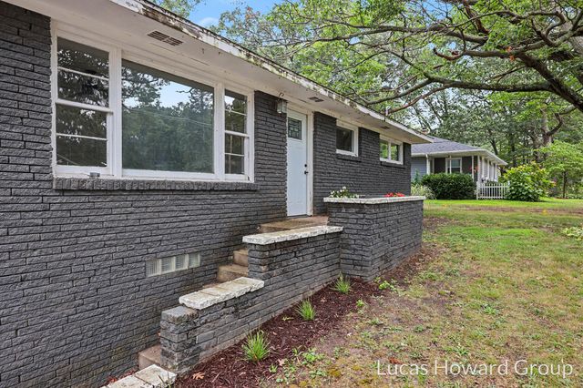 16597 152nd Avenue, Spring Lake, MI 49456