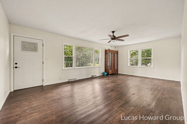 16597 152nd Avenue, Spring Lake, MI 49456