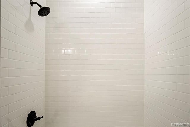 4134 Lakewood, Detroit, MI 48215