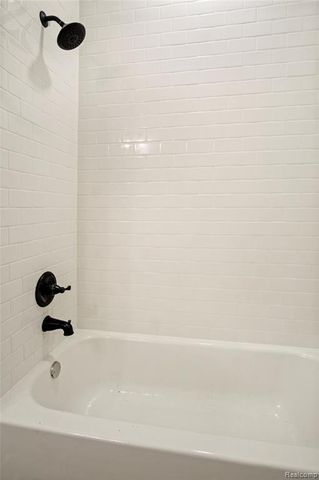 4134 Lakewood, Detroit, MI 48215