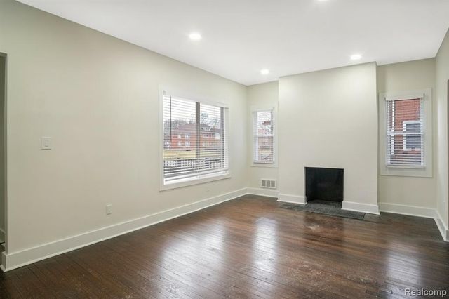 4134 Lakewood, Detroit, MI 48215