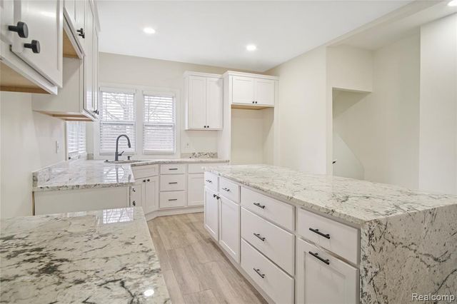 4134 Lakewood, Detroit, MI 48215