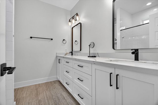 502 S Carroll Street, La Porte, TX 77571