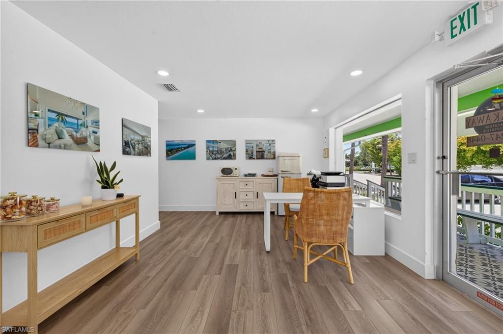 1640 Periwinkle WAY 5, SANIBEL, FL 33957 — photo 5