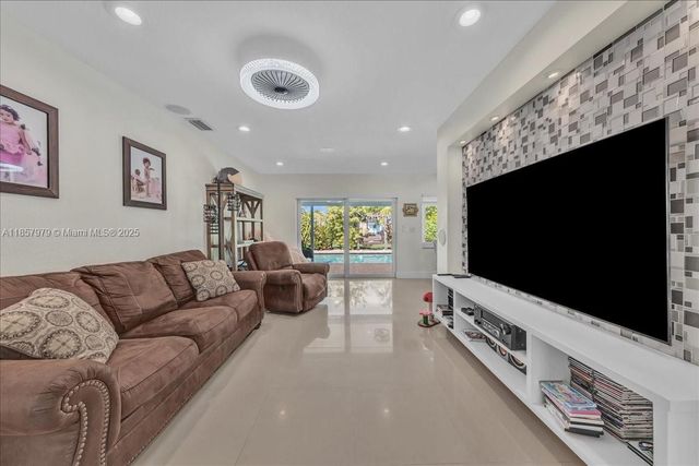 2191 NW 107th Ave, Sunrise, FL 33322
