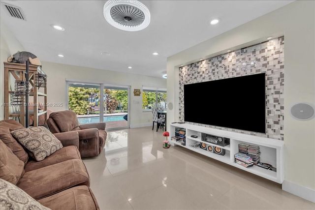 2191 NW 107th Ave, Sunrise, FL 33322