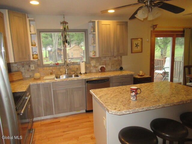 17 Holland Lane, Schodack, NY 12033