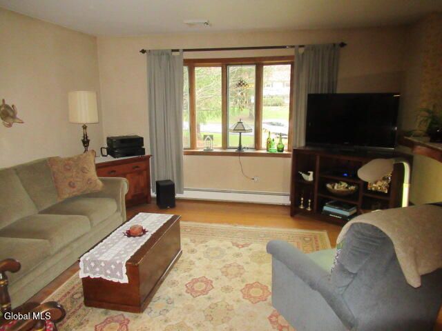 17 Holland Lane, Schodack, NY 12033