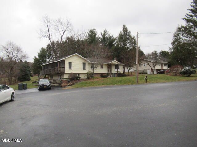 17 Holland Lane, Schodack, NY 12033