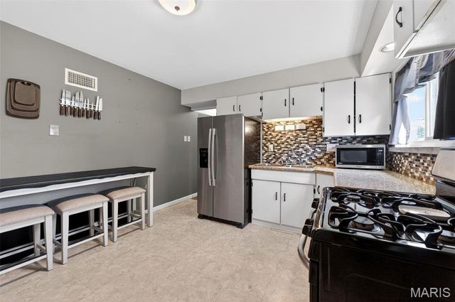 209 Freeman Drive, Mehlville, MO 63129