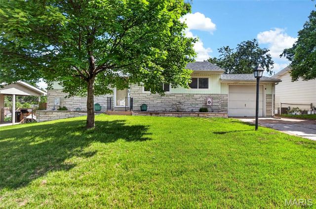 209 Freeman Drive, Mehlville, MO 63129