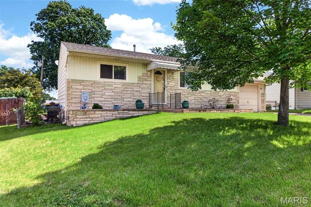 209 Freeman Drive, Mehlville, MO 63129