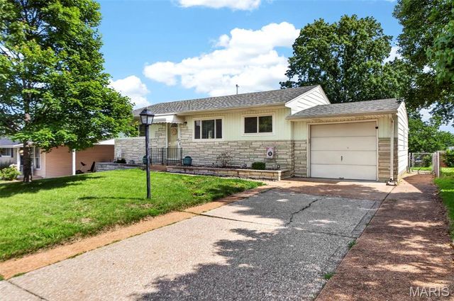 209 Freeman Drive, Mehlville, MO 63129