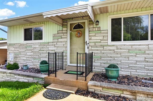 209 Freeman Drive, Mehlville, MO 63129