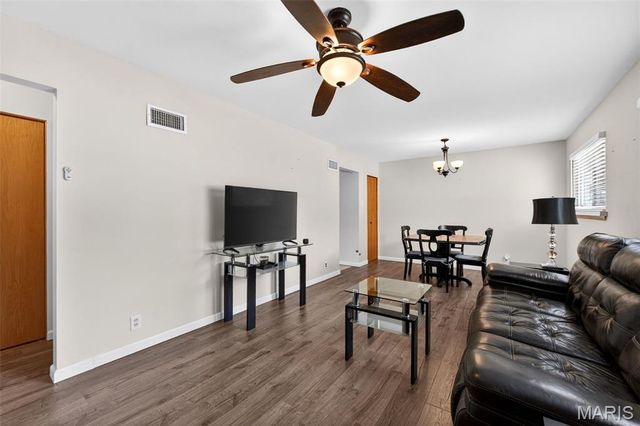 209 Freeman Drive, Mehlville, MO 63129