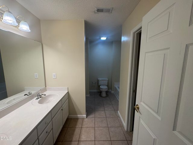 11331 Clubhaven Place 101, Raleigh, NC 27617