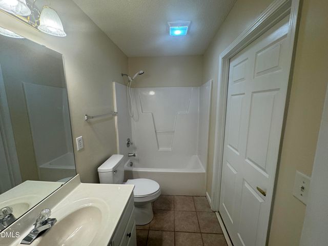 11331 Clubhaven Place 101, Raleigh, NC 27617