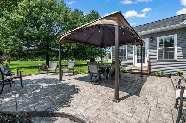 203 Torrey Pine Drive, Greece, NY 14612