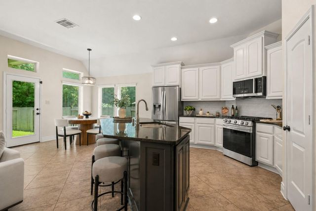 213 Forest Heights Lane, Montgomery, TX 77316