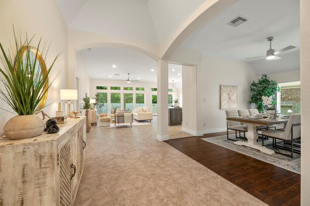 213 Forest Heights Lane, Montgomery, TX 77316
