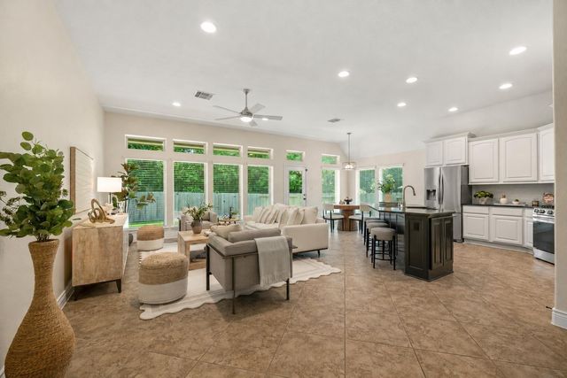 213 Forest Heights Lane, Montgomery, TX 77316
