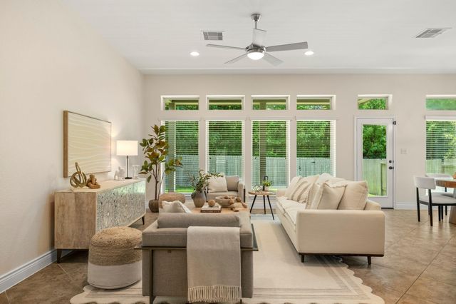 213 Forest Heights Lane, Montgomery, TX 77316