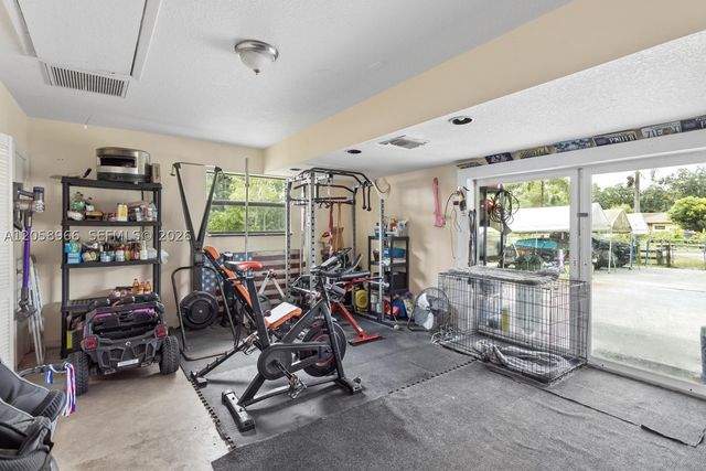 16282 E Downers Drive, Loxahatchee, FL 33470