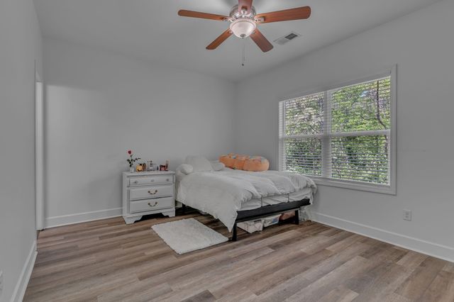 2045 Pinecrest Dr, Nashville, TN 37211