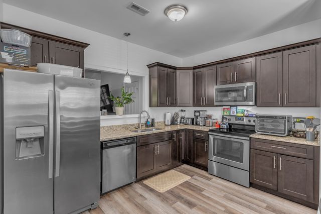 2045 Pinecrest Dr, Nashville, TN 37211