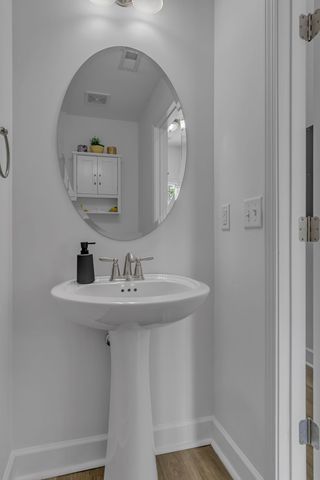 2045 Pinecrest Dr, Nashville, TN 37211