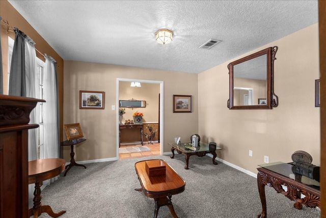 12615 Old River Drive, Mont Belvieu, TX 77523