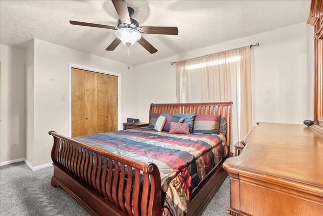 12615 Old River Drive, Mont Belvieu, TX 77523