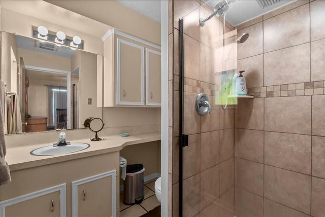 12615 Old River Drive, Mont Belvieu, TX 77523