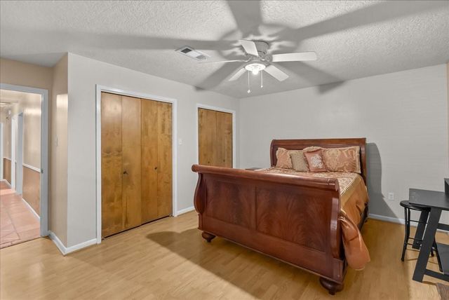 12615 Old River Drive, Mont Belvieu, TX 77523