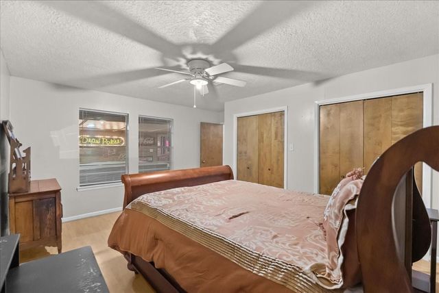 12615 Old River Drive, Mont Belvieu, TX 77523