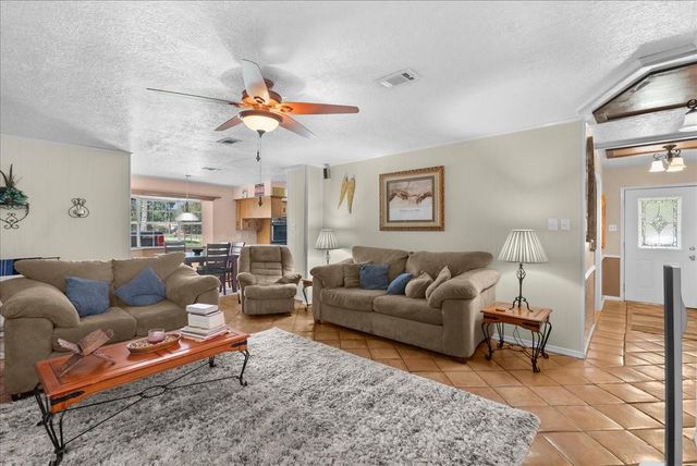 12615 Old River Drive, Mont Belvieu, TX 77523