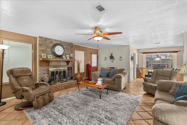 12615 Old River Drive, Mont Belvieu, TX 77523