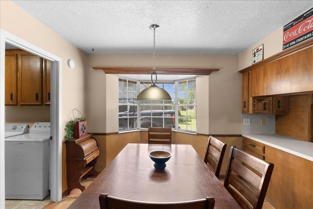12615 Old River Drive, Mont Belvieu, TX 77523